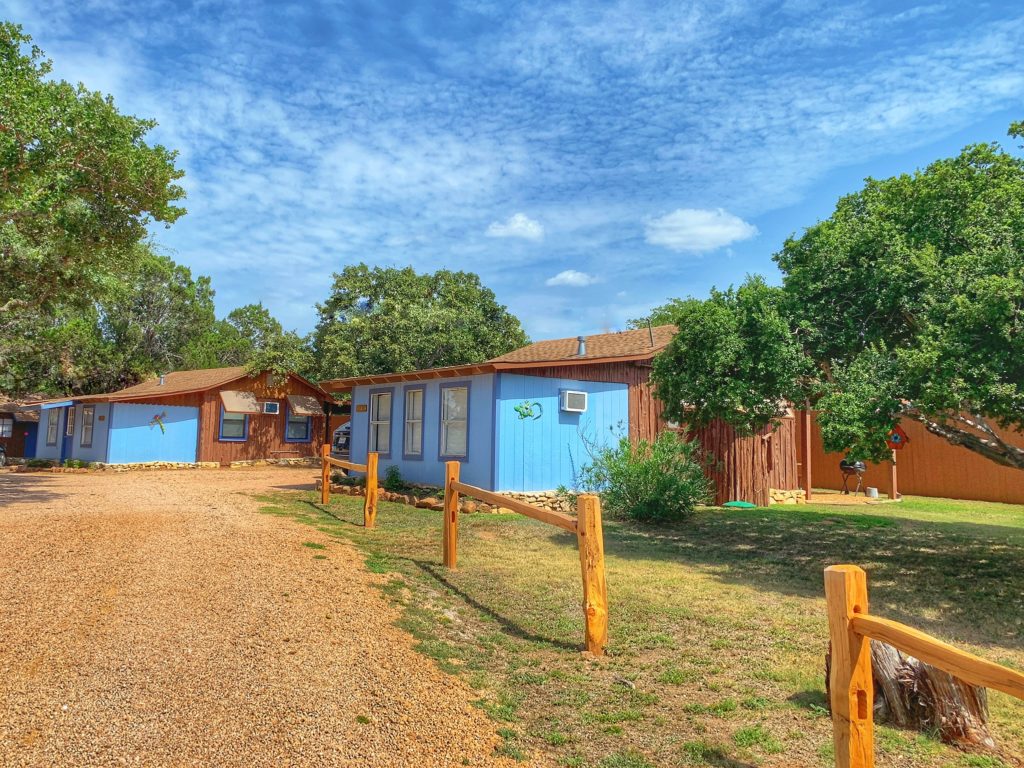 Image of our Texas lake cabin rentals at Cedar Lodge