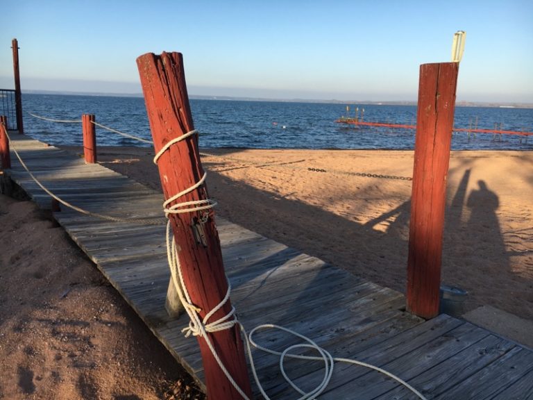 Image of our 300 foot fishing pier at Cedar Lodge Texas lake resort